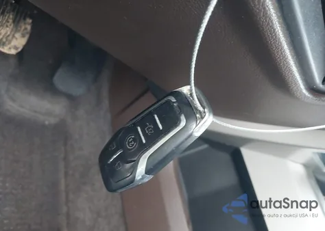 2017 Ford F-150 King Ranch z USA, uszkodzony, nr VIN 1FTEW1EF4HFC17860